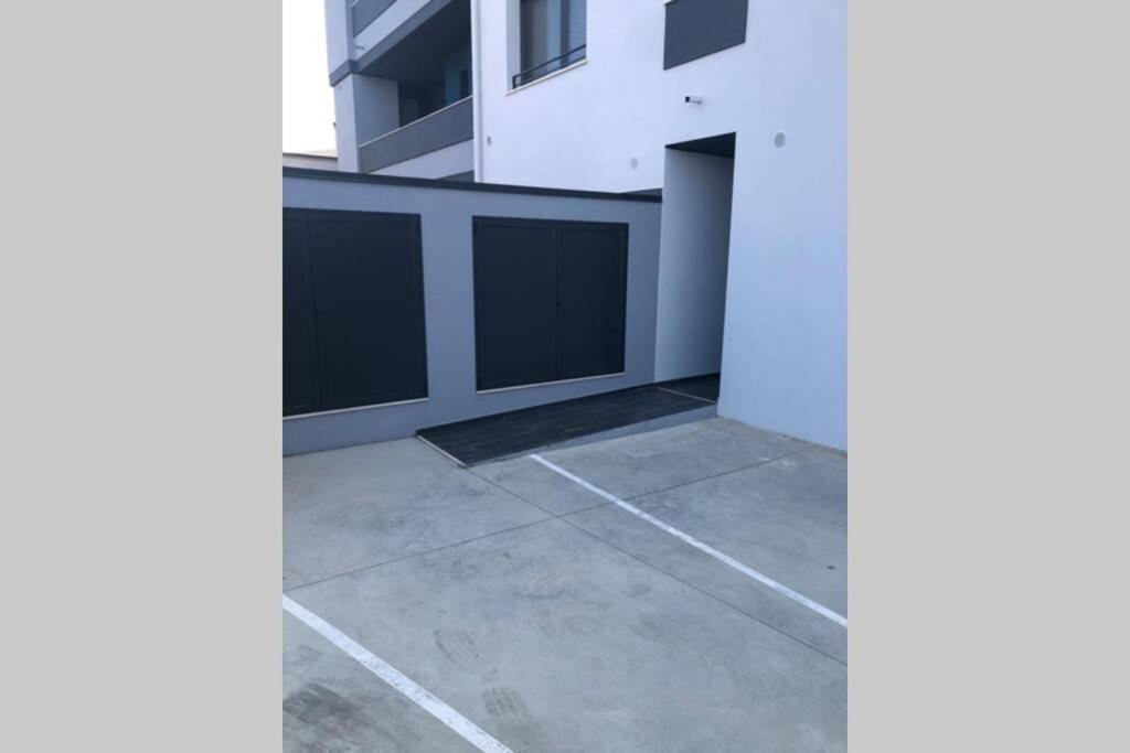 Nuovo Appartamento Elegante,Curato Nei Dettagli Decimomannu Exterior foto